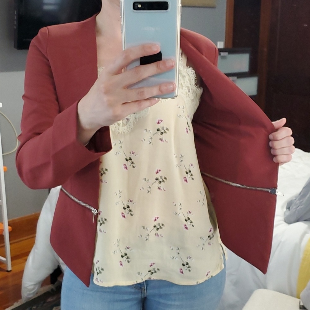 Maroon cropped blazer